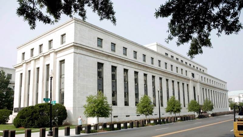 الفيدرالي يخفض الفائدة 25 نقطة أساس إلى نطاق 3.5%–3.75%