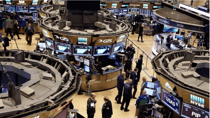 استقرار عقود الأسهم الأميركية الآجلة بعد إنهاء S&P 500 سلسلة خسائر استمرت أربعة أيام