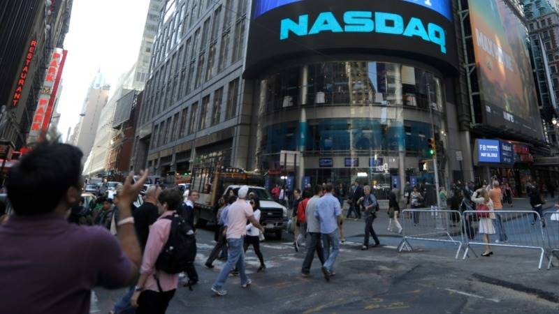 ناسداك 100 يسجل أسوأ أسبوع منذ أبريل 2025 مع انهيار أسهم الرقائق
