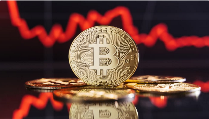 بيتكوين تتراجع إلى 107 ألف دولار منهية سلسلة مكاسب أكتوبر المستمرة منذ سبع سنوات